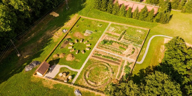 Hotel Sport Otocec grajski vrt