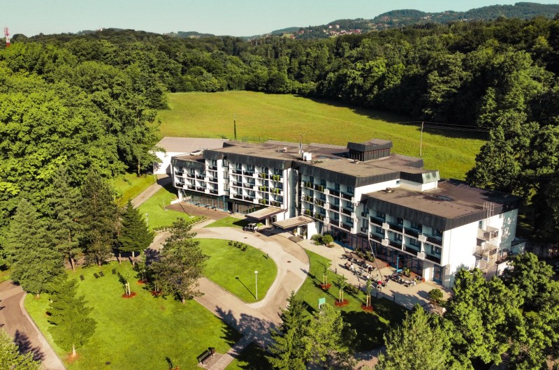 Hotel Sport na Otoccu dron 1