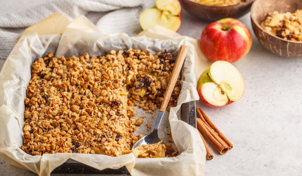 autumn apple oat crumble pie 79830 1115